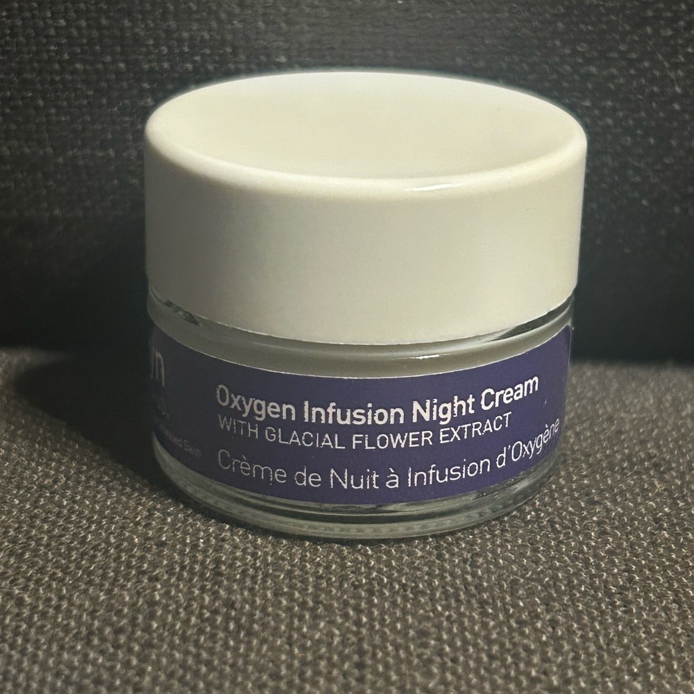 Oxygen Infusion Night Cream with glacial flower extract